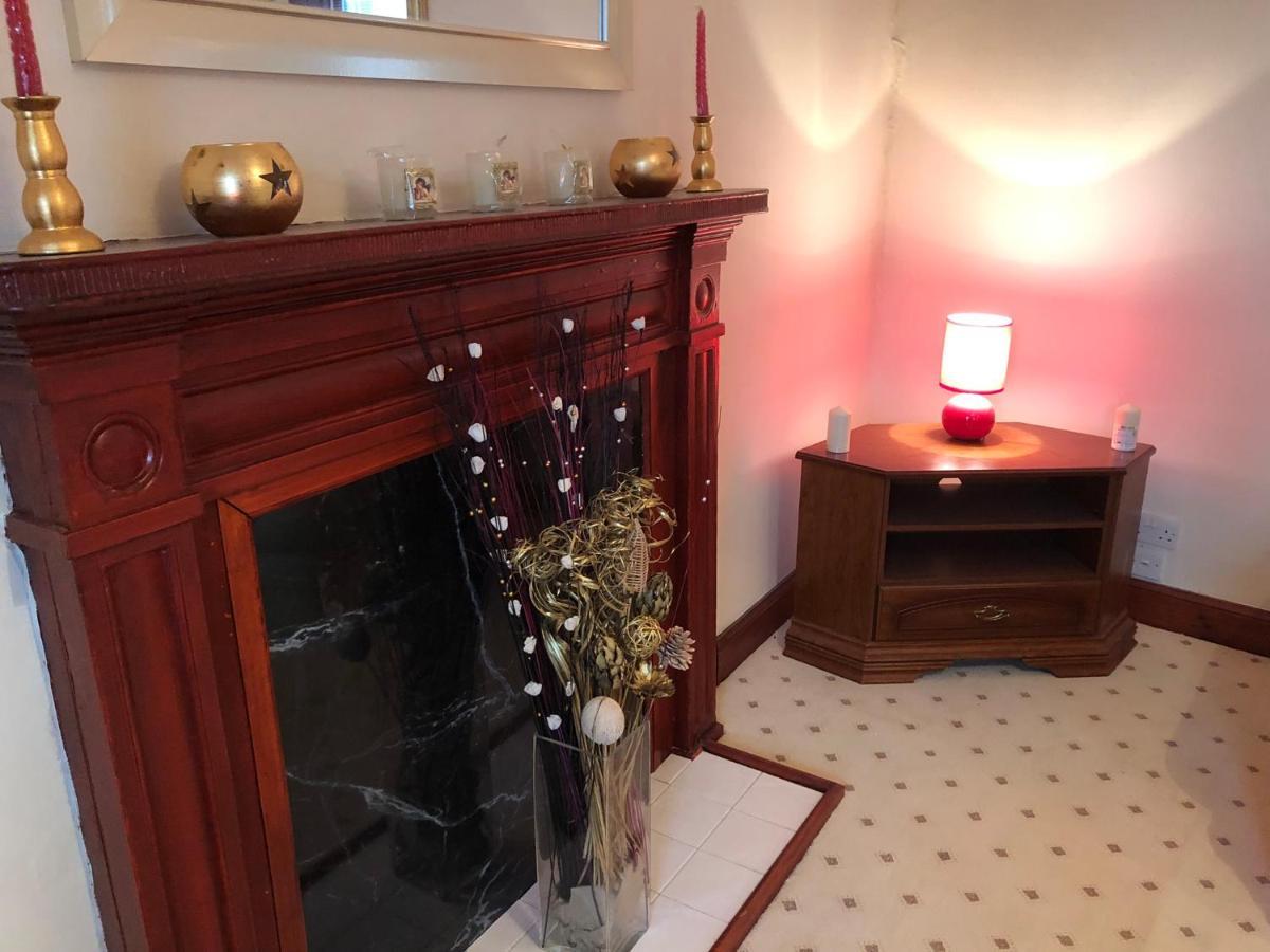 Executive Serviced Apartments 2 Forfar Exteriör bild