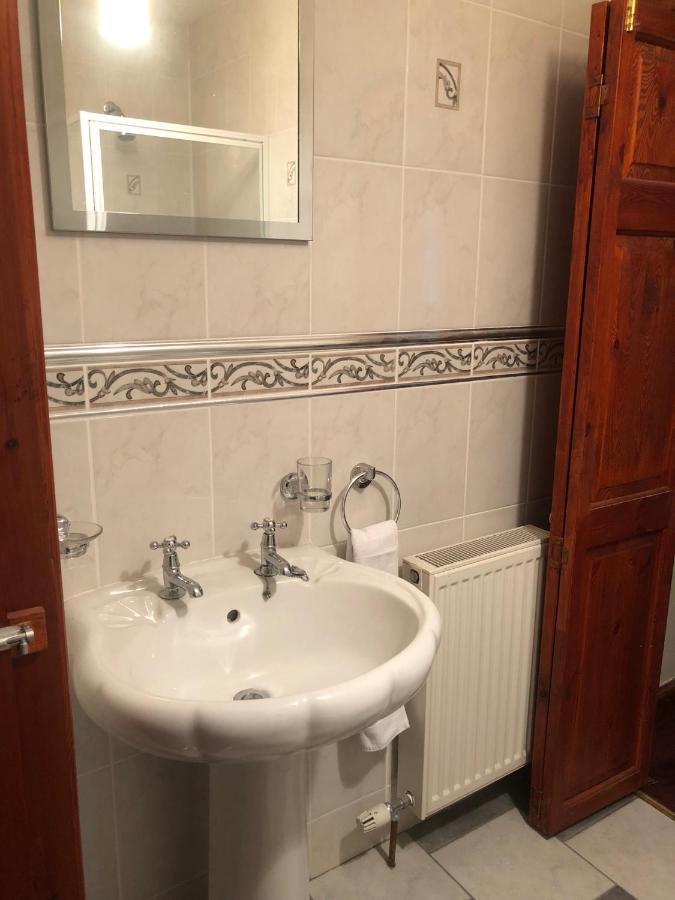 Executive Serviced Apartments 2 Forfar Exteriör bild
