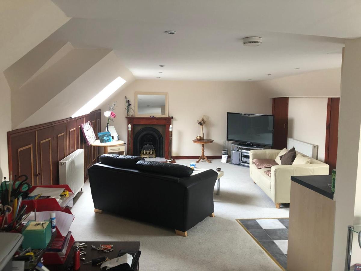 Executive Serviced Apartments 2 Forfar Exteriör bild
