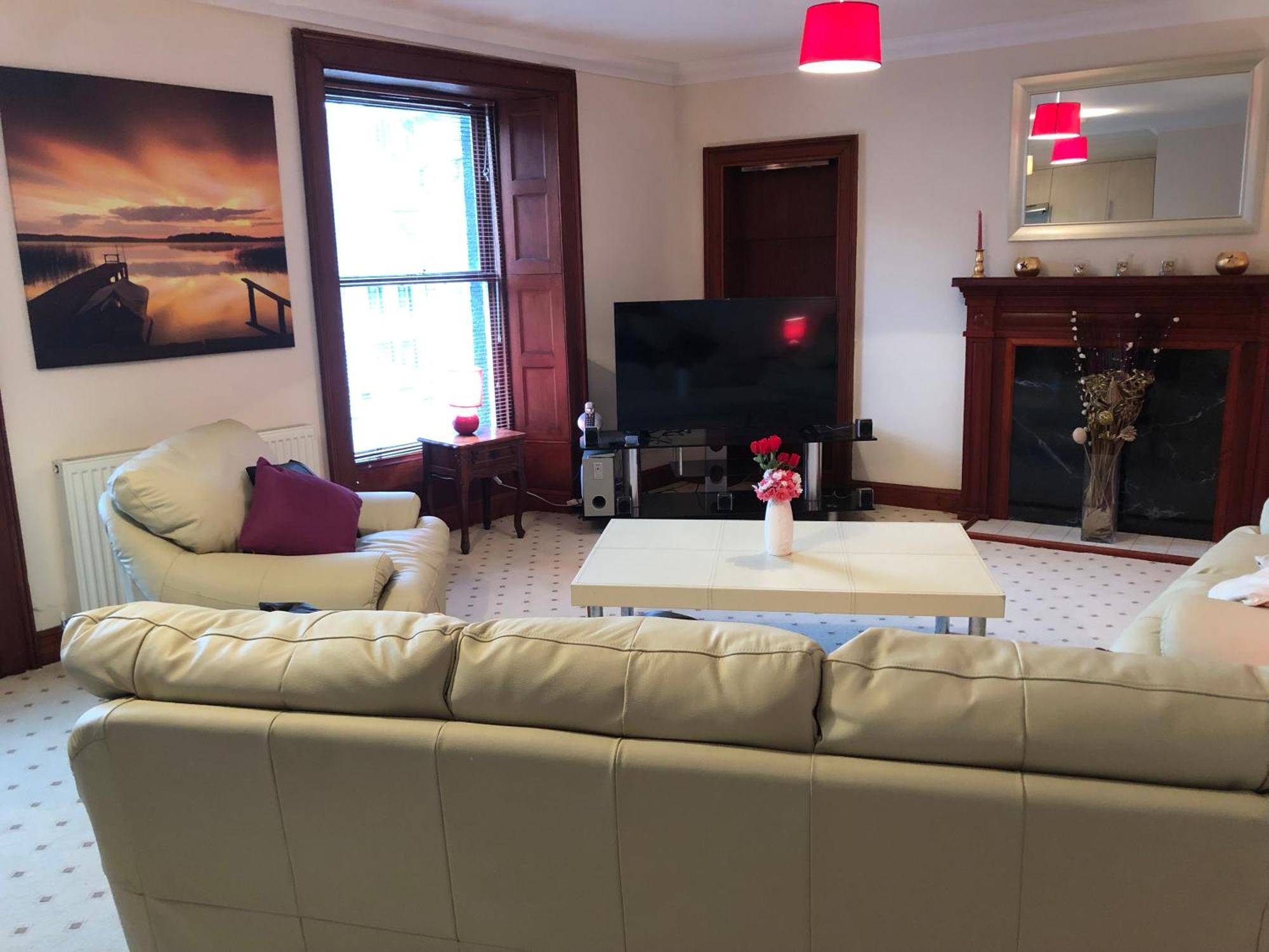 Executive Serviced Apartments 2 Forfar Exteriör bild
